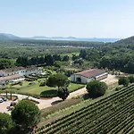Torre Civette - Wine & Sea Retreat مزرعة للإقامة *